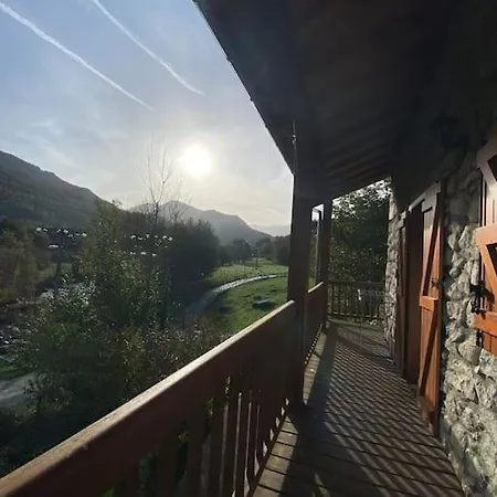 Maison En Bordure De Riviere Ercé