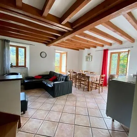 Maison En Bordure De Riviere *